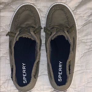Speery slip on light army green size 8.5 new